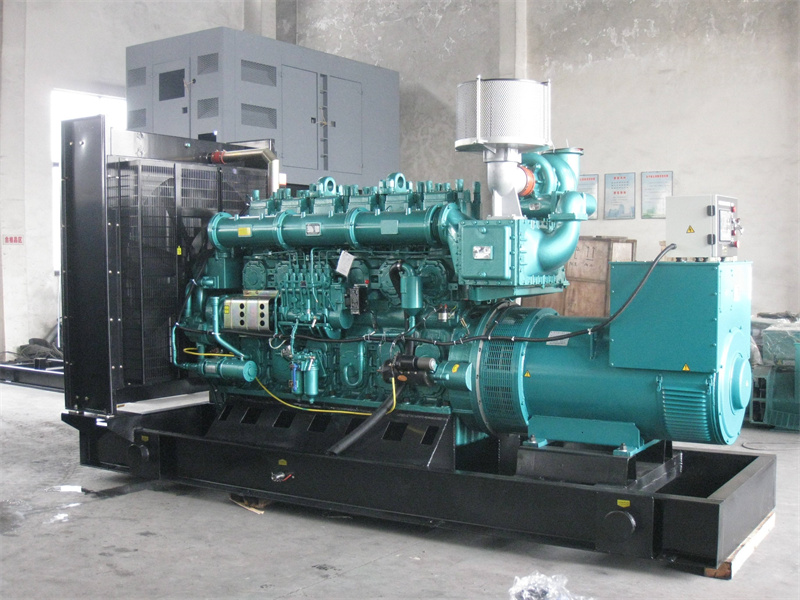 牧野200KW 柴油发电机的油耗是多少?